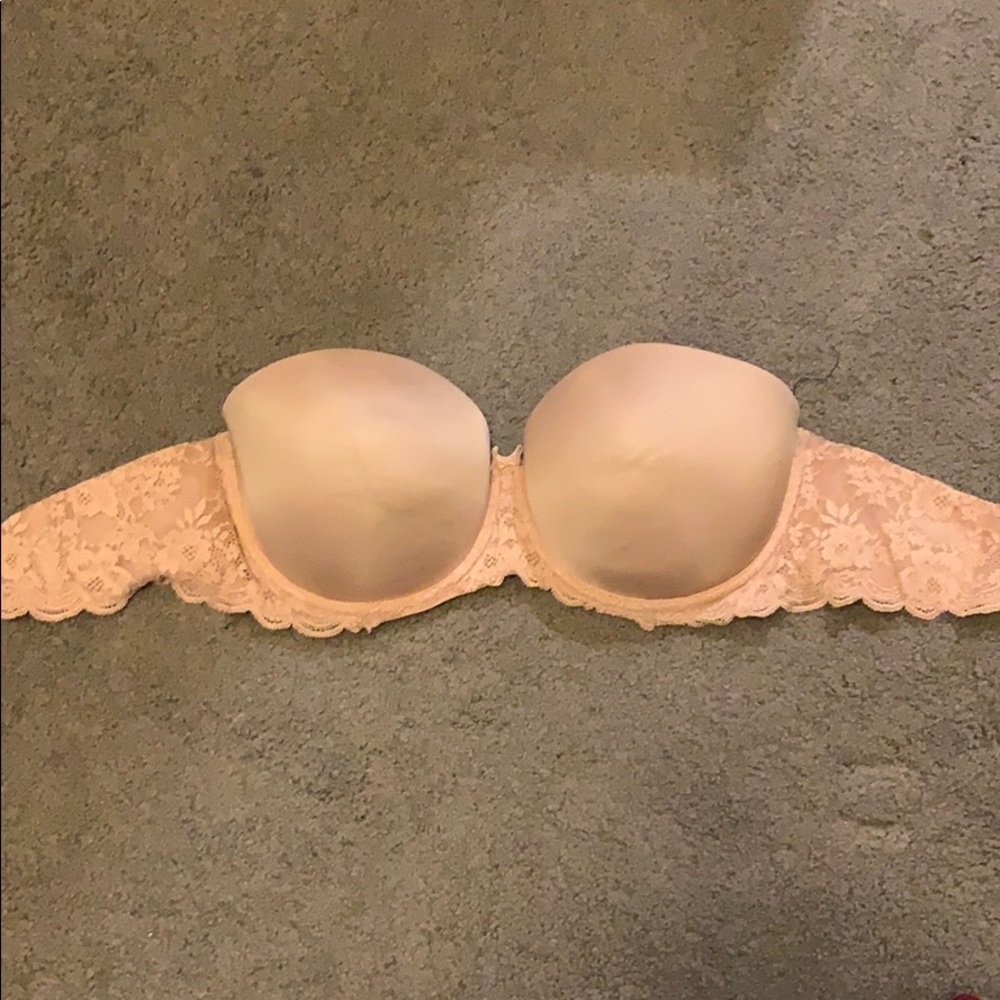 Victoria’s Secret strapless bra